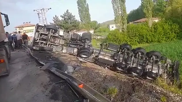 Tır şarampole devrildi!