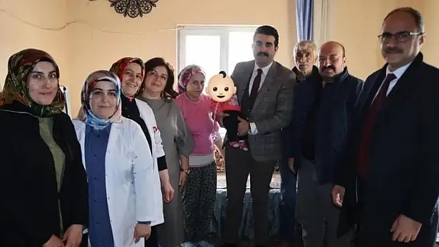 Tomarza'da devlet kapıyı çaldı: Yeni doğan bebeklere özel proje!