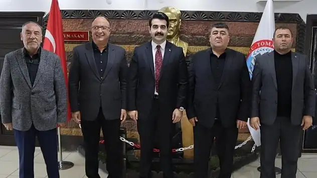 Tomarza'da Ramazan fotoğrafı: Dört parti aynı masada!