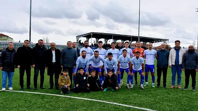Tomarza'da şampiyona çarpan tokat: Yolspor'u 3 golle uğurladılar