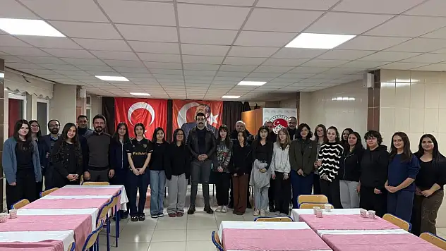 Tomarza protokolü öğrencilerle iftarda bir araya geldi!