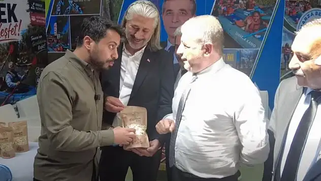 Tomarza standında yaşananlar gündem oldu! Erdoğan taklidiyle tanınan fenomen bu kez herkesi güldürdü