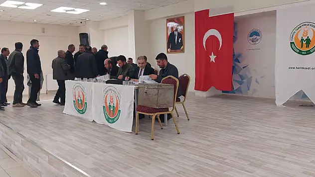 Tomarza Tarım Kredi Kooperatifinde Başkan Tezcan güven tazeledi
