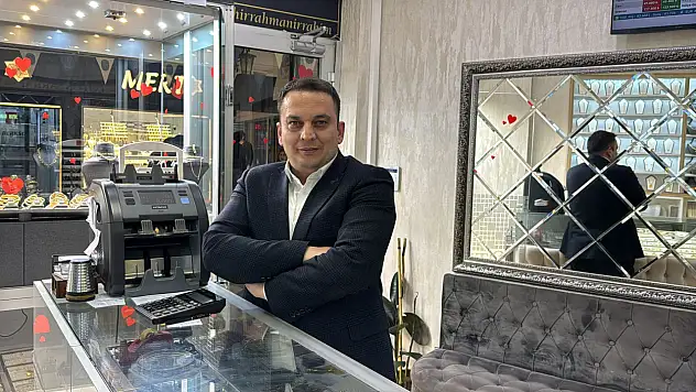 Toplu altın alımı yatırımcıya kazandırır mı? Kuyumcu Ali Akyüz açıkladı
