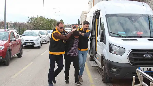Tırla önünü kestiler, bıçakla saldırdılar
