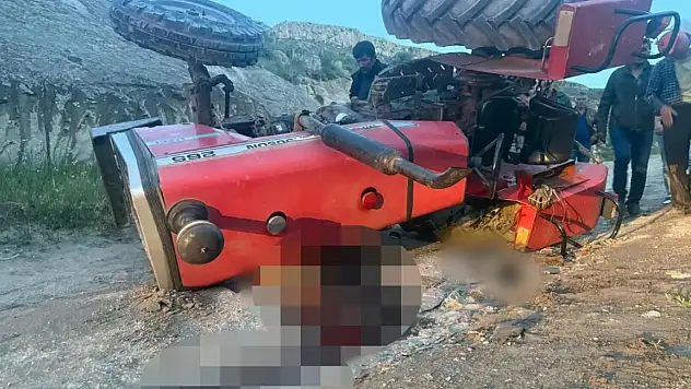 Traktör devrildi: 1 ölü