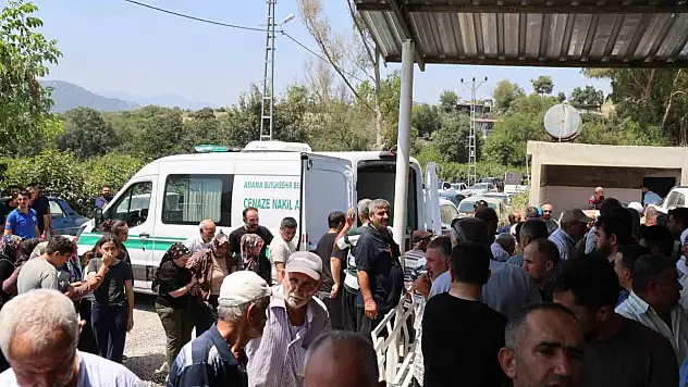 Traktörün altında kalan muhtar hayatını kaybetti! Yüzlerce kişi uğurladı