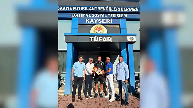 TÜFAD Kayseri Şubesi'nden Adem Çak'a 'hoşgeldin' çiçeği