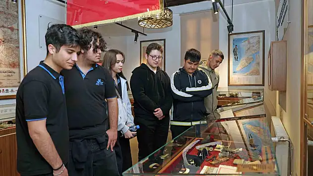 Talas'ta öğrenciler tarihle iç içe yolculuğa çıktı