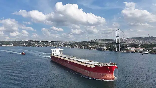Türk boğazları bir yılda 84 bin 640 gemilik trafiği yönetti!