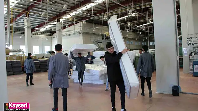 Öğrencilerin ürettiği 623 yatak depremzedelere gönderildi