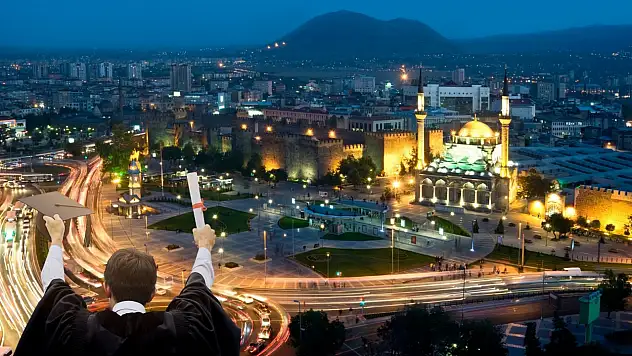 Türkiye'de üniversite mezunlarının geliri belli oldu – Bakın Avrupa'da kaçıncı sırada?