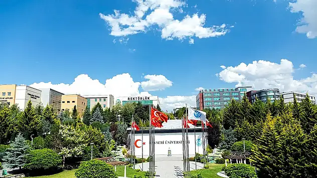 Türkiye'nin dört bir yanından final için KAYÜ'ye geldiler!
