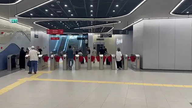 Yeni metro hattı ilk gününde 10 bin 21 yolcu taşıdı