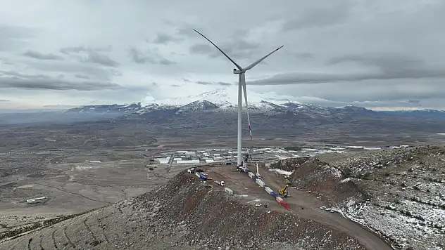 Türkiye'nin ilk toplu ulaşım RES projesi Kayseri'de hayata geçti