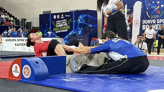 Türkiye Şampiyonası Kayseri'de başladı! 646 sporcu aynı arenada buluştu