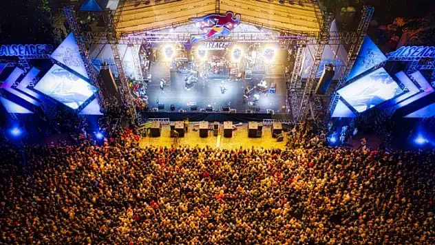 Türkiye'ye açılan Kayserili iş insanından festivale büyük destek