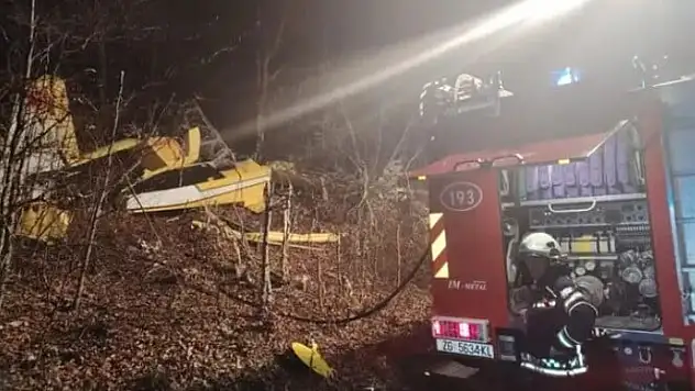 Türkiye'ye ait yangın söndürme uçağı düştü: 1 şehidimiz var