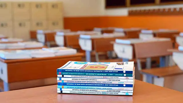 Türkiye Yüzyılı Maarif Modeli için satılan kitapların, incelemeler sonucu uygun olmadığı anlaşıldı