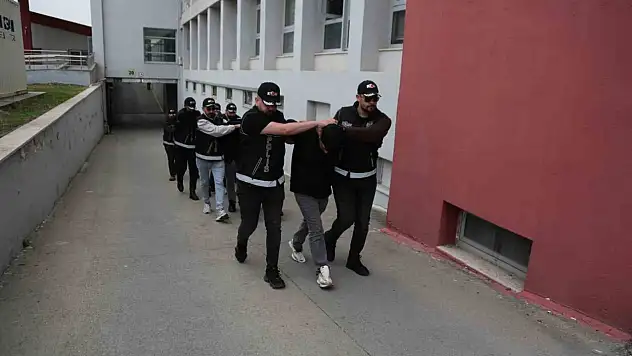 Adana'da tutuklanan suç örgütü üyeleri 19 yaşındaki genci de öldürmüş!