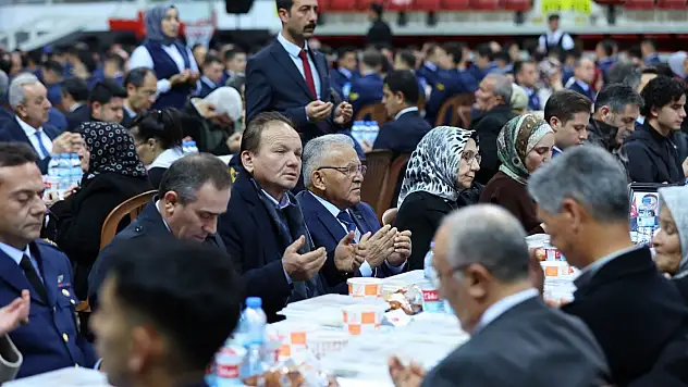 Uçak kazasında şehit olan Mehmetçikler Kayseri'de dualarla anıldı