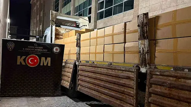 Niğde'de  10 milyon liralık kaçak makaron ele geçirildi
