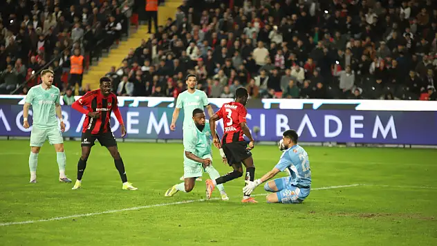 Umutlar tükeniyor! Kayserispor adım adım uçuruma ilerliyor (3-0)