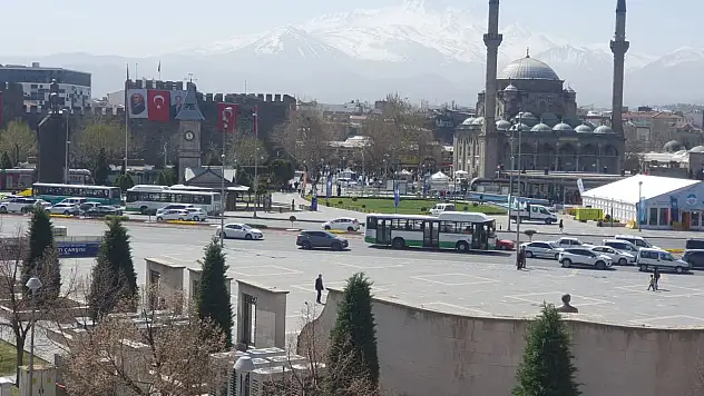 Üniversiteliye ulaşım ücretsiz oldu – Kayseri'de de uygulanacak mı?