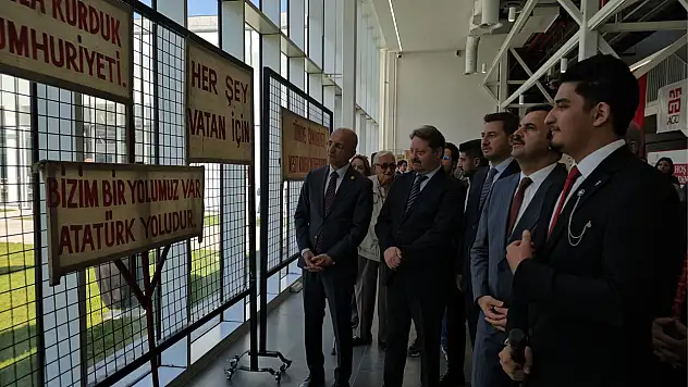 Üniversitesinin Tarihini 103 Eserlik Sergiyle Anlattı