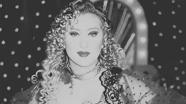 Ünlü şarkıcı Güllü hayatını kaybetti!