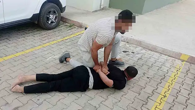 Adana'da Koltuk Altına Gizlenmiş 1,5 Kilo Metamfetamin Ele Geçirildi