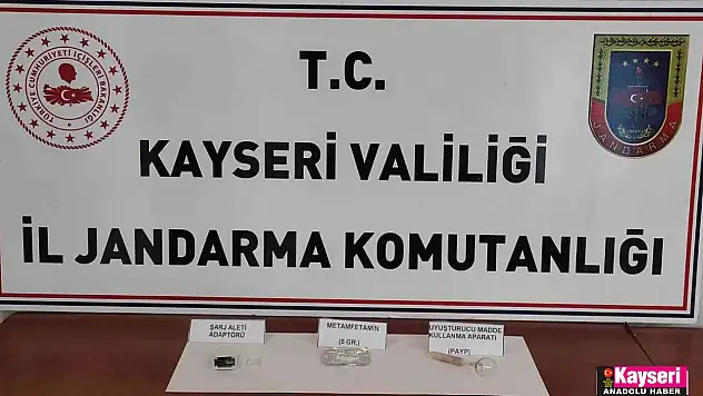 Uyuşturucuyu şarj aletine sakladı