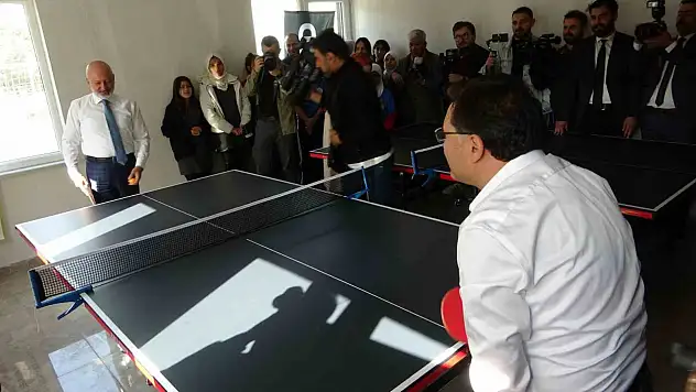 Vali Çiçek: 'Kim gençlerimizi zehirlemek istiyorsa, karşılarında devletin demir yumruğunu buluyor'