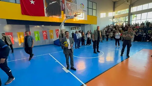 Vali Çiçek: 'Gençlerimizi zehirlemek isteyenlere meydan okuyoruz'