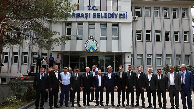 Vali Çiçek Pınarbaşı'nda düğmeye bastı! Eğitimden sağlığa yatırımlar masaya yatırıldı