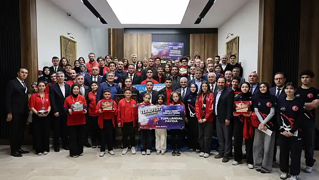 Vali Çiçek'ten başarılı öğrenci ve öğretmenlere tebrik