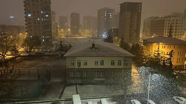 Vali Çiçek'ten müjde geldi: Kayseri'de okullar tatil edildi