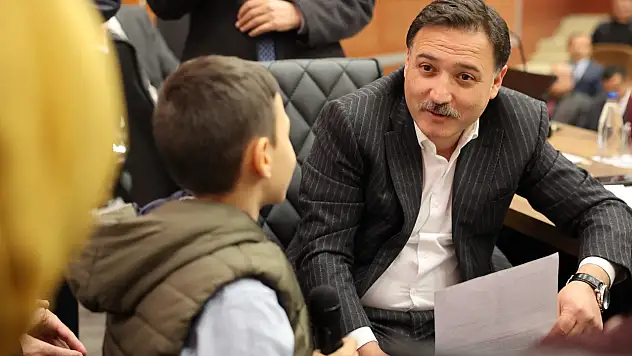 Vali Çiçek vatandaşlarla buluşmaya devam ediyor