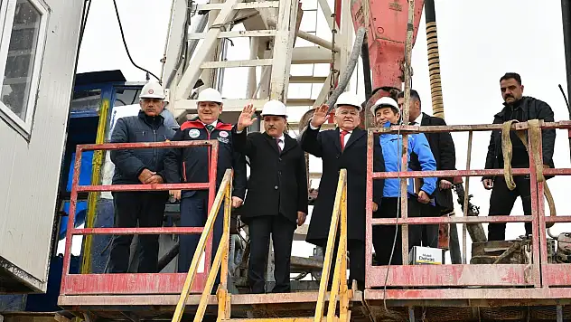 Vali Çiçek ve Büyükkılıç'tan Sera OTB'ye yakın takip!