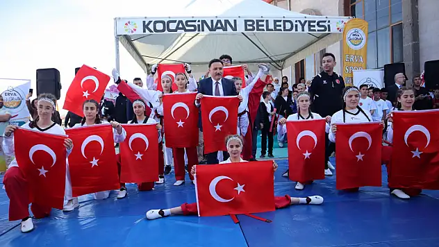 Vali Gökmen Çiçek: 16 bin öğrencimizi 66 mahallede sporla buluşturmuş olduk