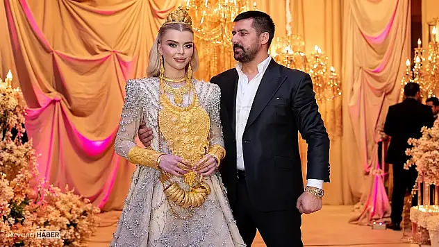 Vanlı Kara Haydar'ın odunluğunda altın kaplama telefon ve onlarca ziynet eşyası çıktı!
