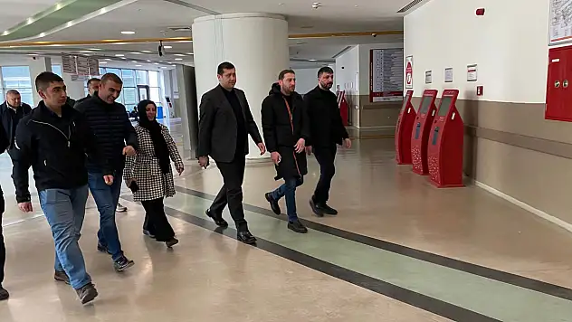Vekil Ersoy'dan yaralanan özel harekat polisine ziyaret