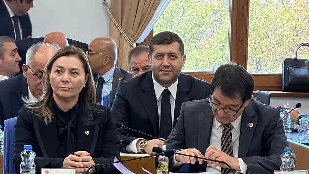 Vekil Ersoy Kayseri'yi gündemden düşürmedi!