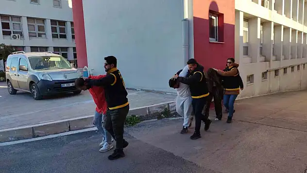 Adana'da kaçan katil ile arkadaşları yakalanıp tutuklandı!