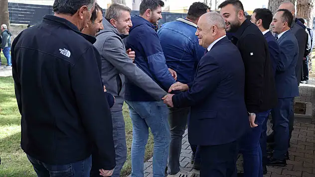 Yahyalı'da bayram coşkusu: Başkan Öztürk, belediye personelleri ile bayramlaştı