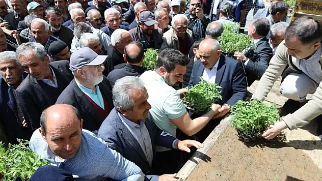 Yahyalı'da bedava dağıtıldı! Vatandaşlar meydana akın etti