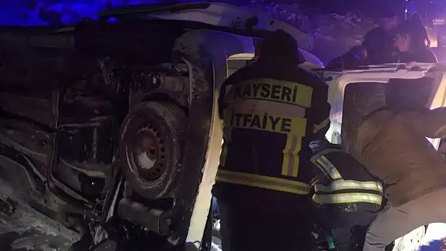 Yahyalı'da hafif ticari araç şarampole yuvarlandı
