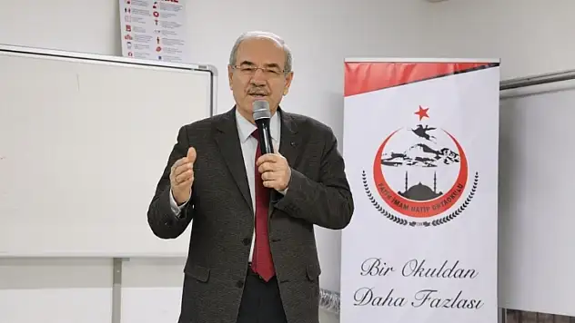 Yahyalı'da motivasyon dolu program: Halit Ertuğrul öğrencilerle buluştu