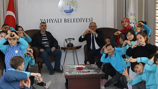 Yahyalı'da öğrencilerin dilekçesine belediyeden hızlı yanıt!