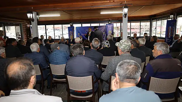 Yahyalı'da vatandaşlar meydanda toplandı